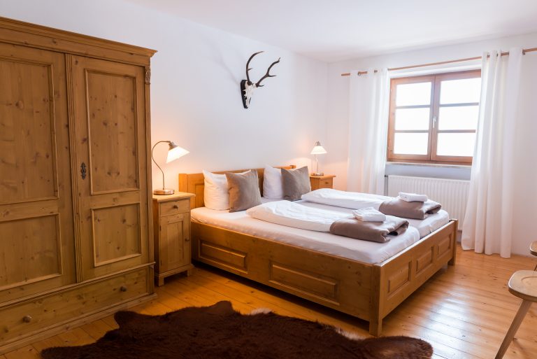 almsuite-im-almbad-huberspitz-foto-denise-stock-fotografie-768x513