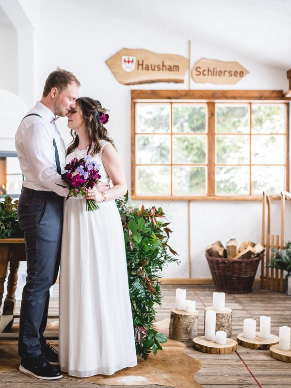 trauzeremonie-im-berg-standesamt-almbad-huberspitz-foto-denise-stock-fotografie-600x800